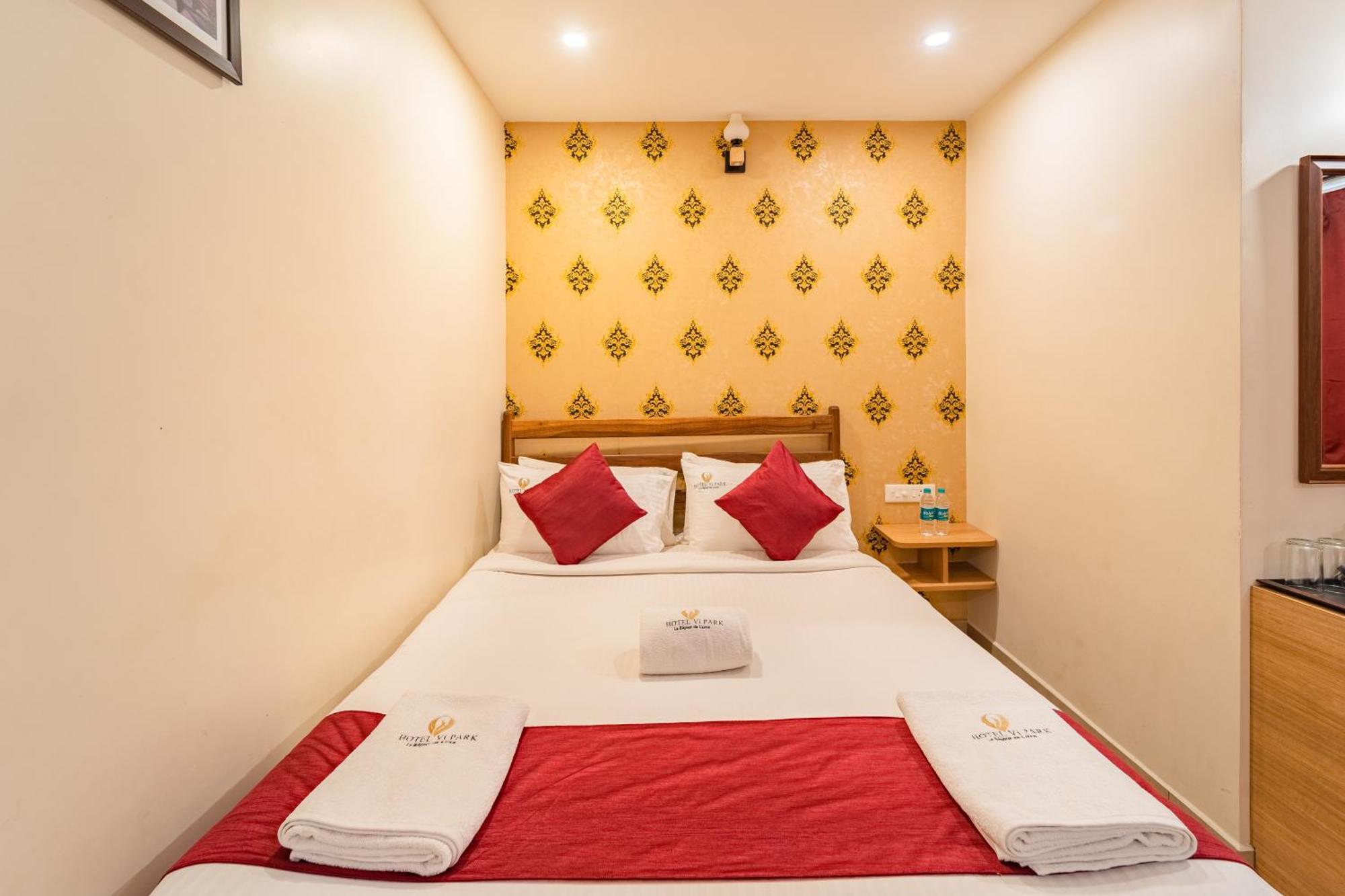Hotel VI Park - City Centre Pondicherry Bagian luar foto