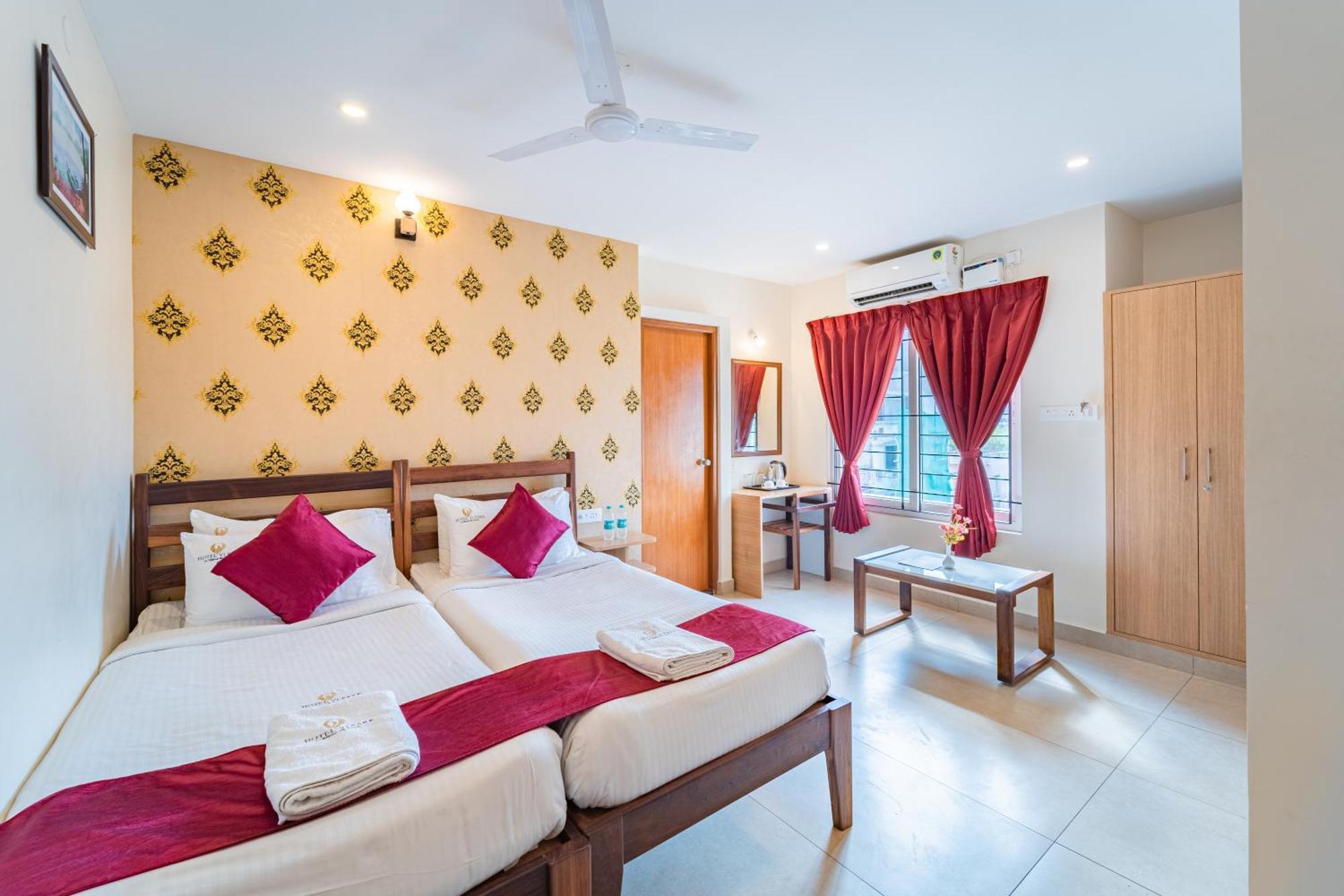 Hotel VI Park - City Centre Pondicherry Bagian luar foto
