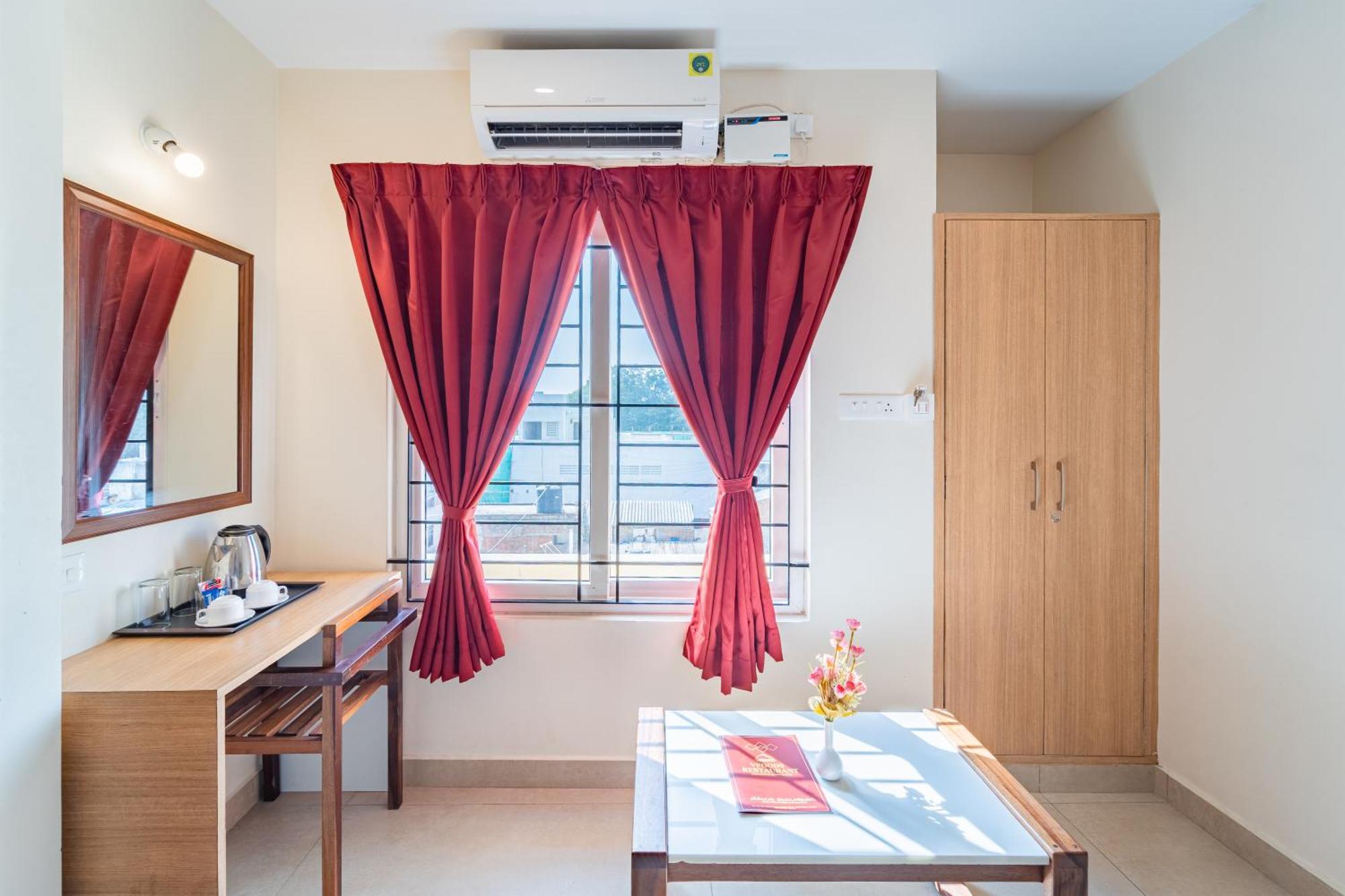 Hotel VI Park - City Centre Pondicherry Bagian luar foto