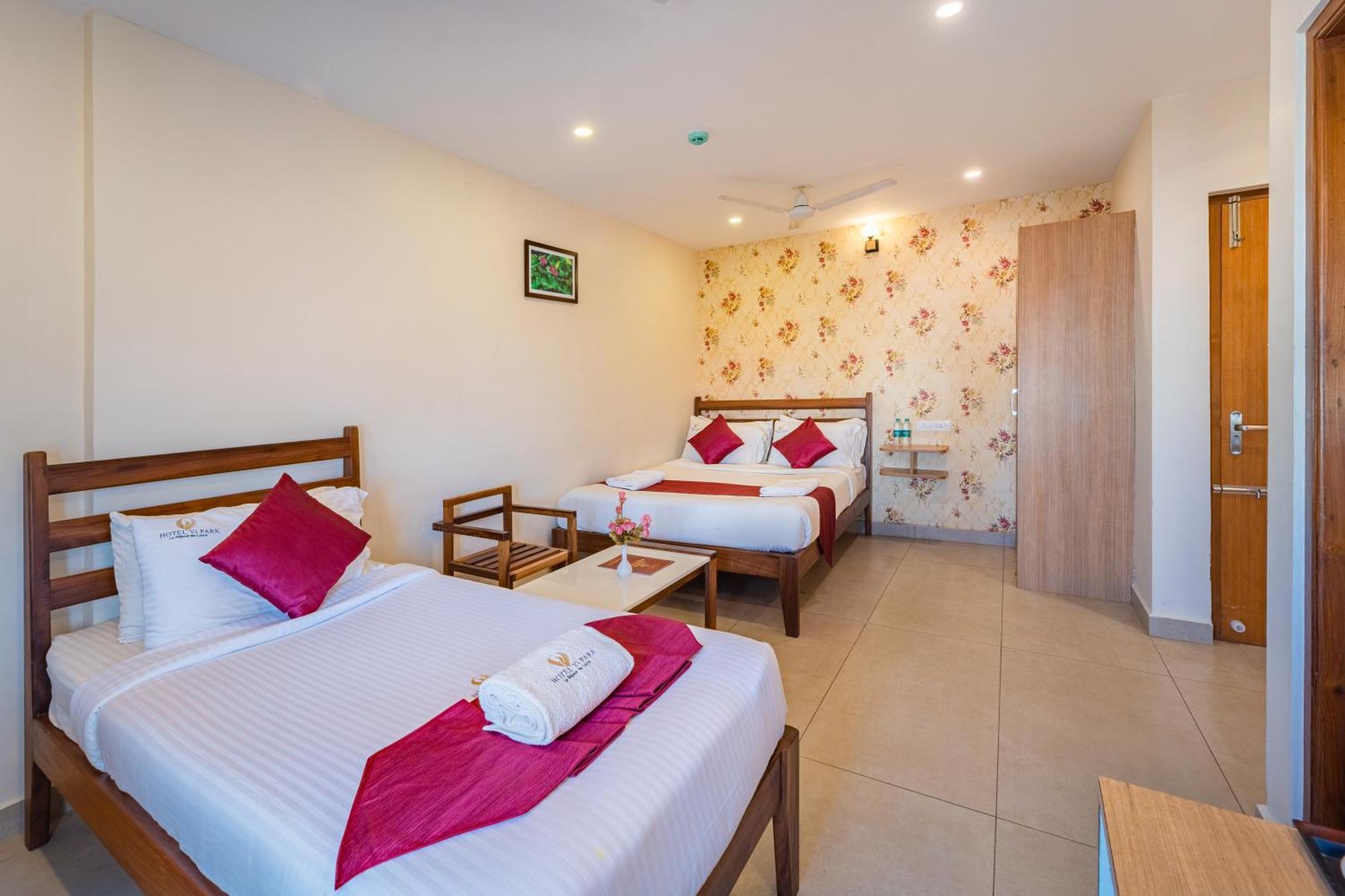 Hotel VI Park - City Centre Pondicherry Bagian luar foto