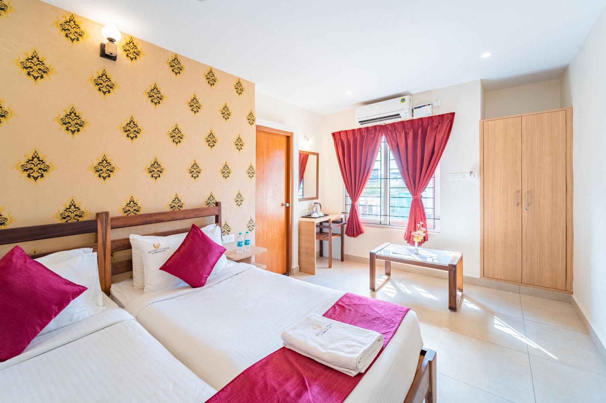 Hotel VI Park - City Centre Pondicherry Bagian luar foto