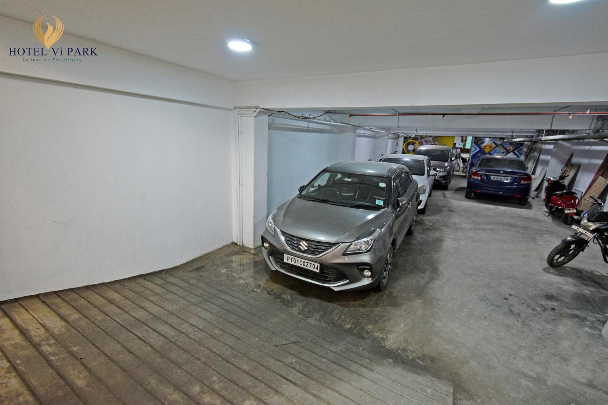 Hotel VI Park - City Centre Pondicherry Bagian luar foto