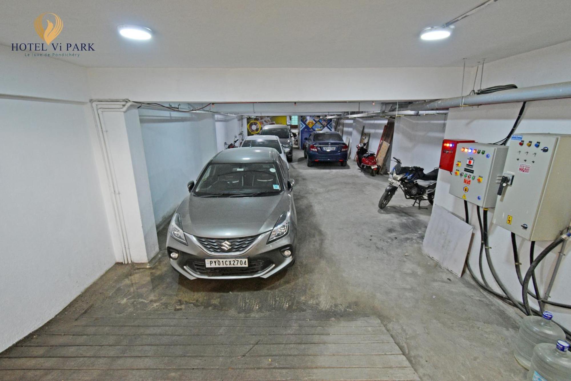 Hotel VI Park - City Centre Pondicherry Bagian luar foto