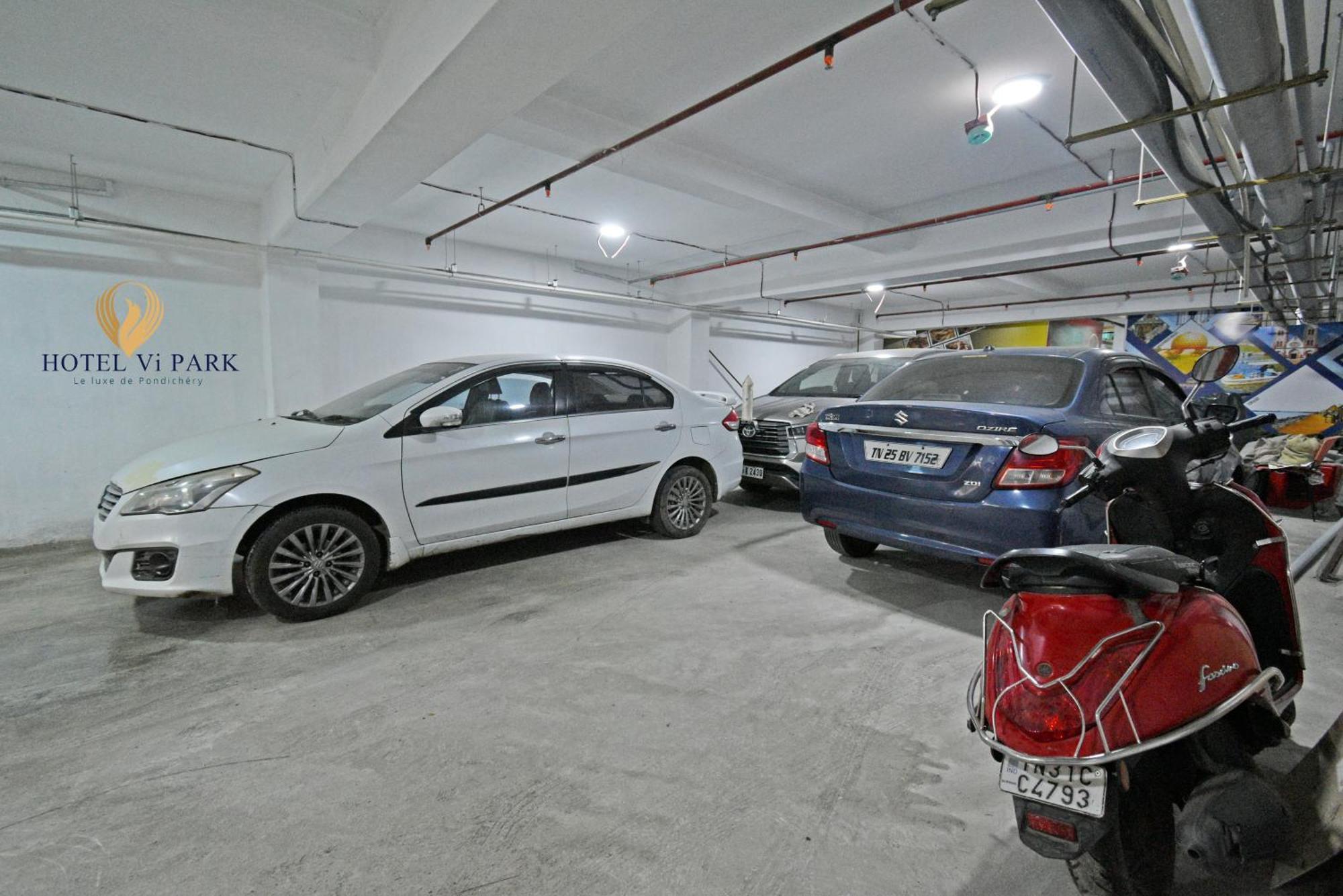 Hotel VI Park - City Centre Pondicherry Bagian luar foto