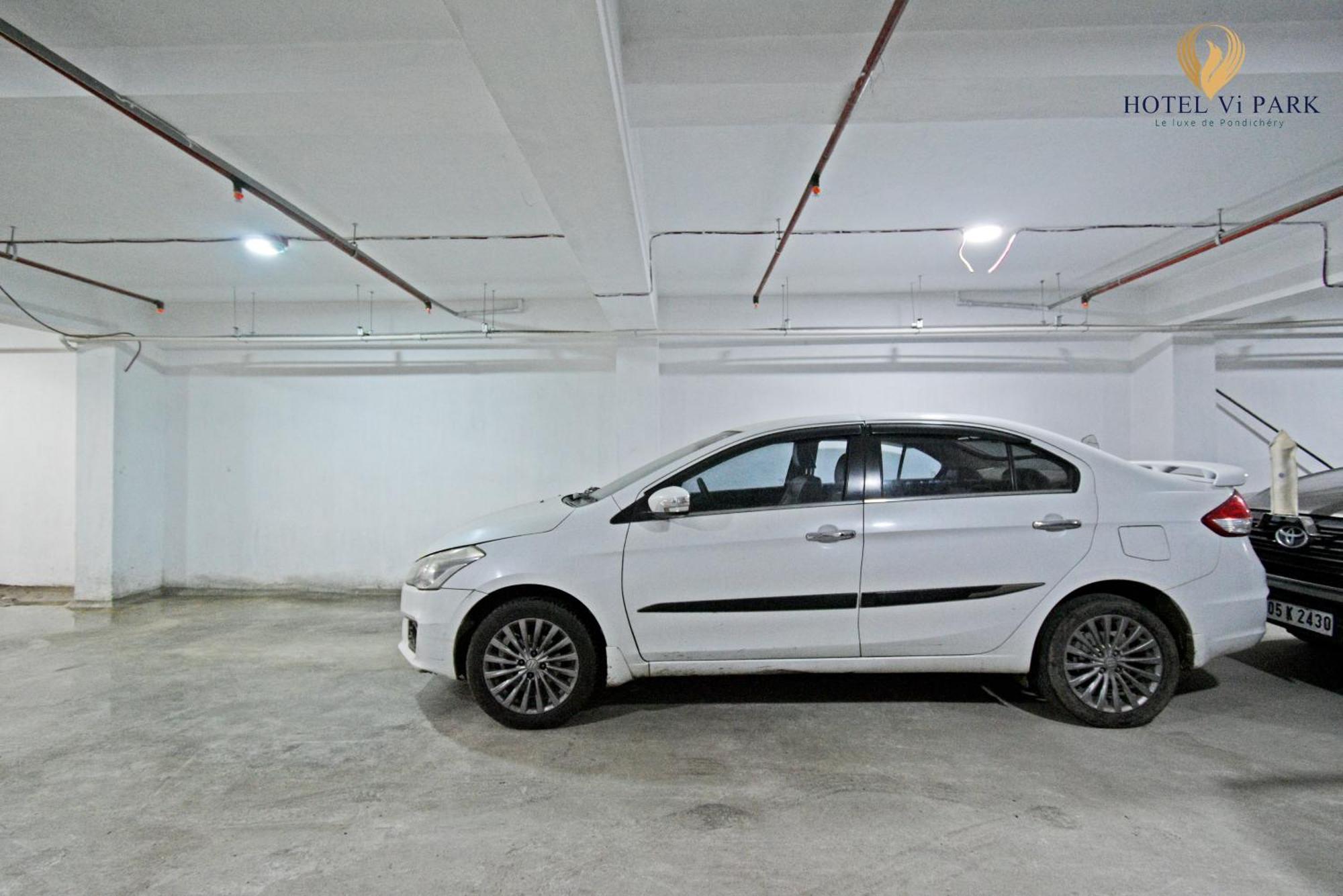 Hotel VI Park - City Centre Pondicherry Bagian luar foto