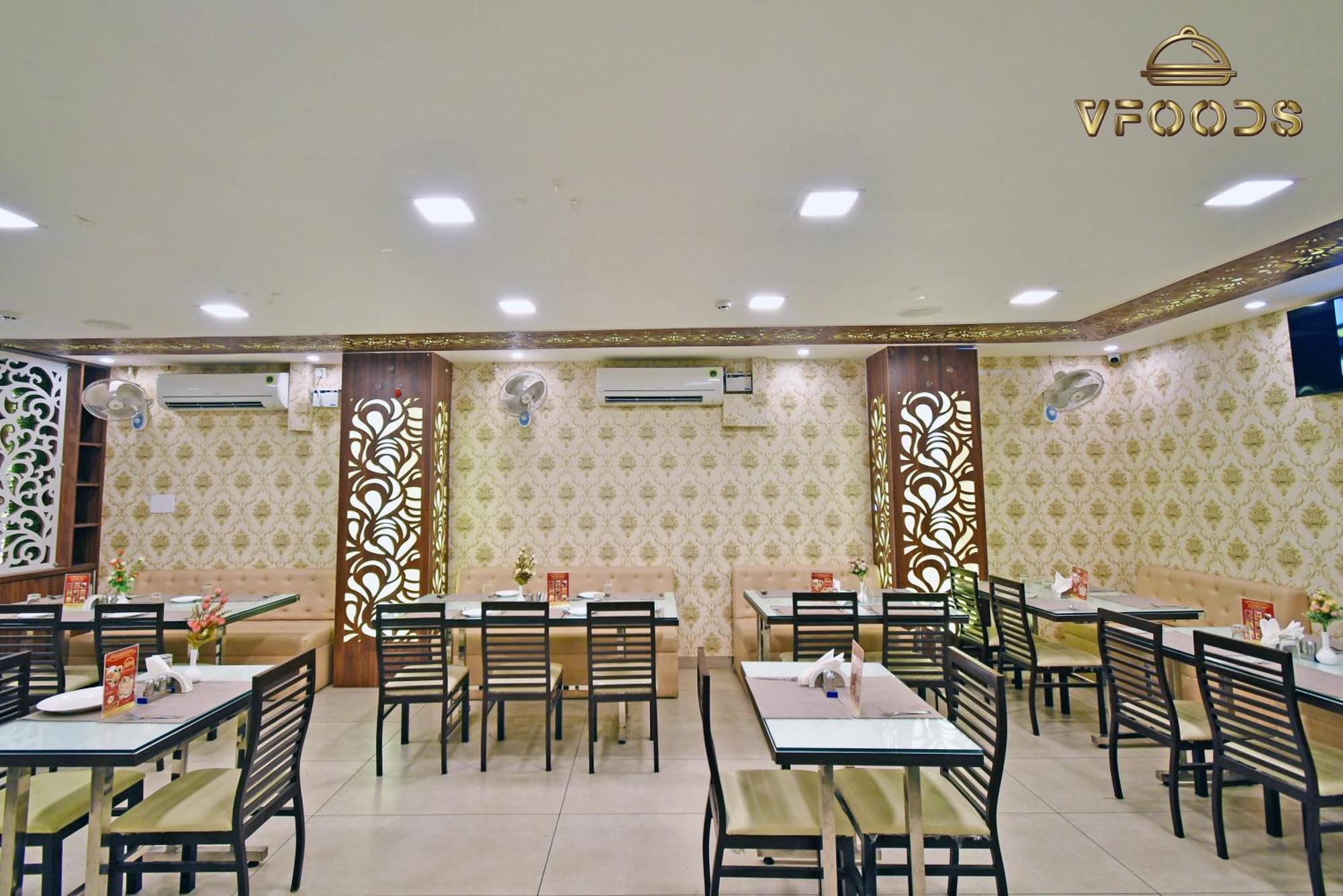 Hotel VI Park - City Centre Pondicherry Bagian luar foto
