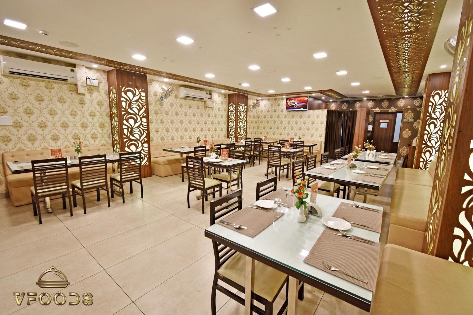 Hotel VI Park - City Centre Pondicherry Bagian luar foto